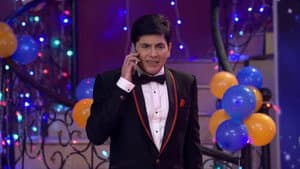 Tiwari Kisses Vibhuti At The Party