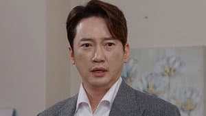 Gi Yun Locks Jaclyn