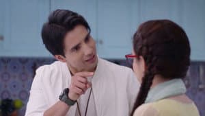 Paakhi Steals Naksh's Phone