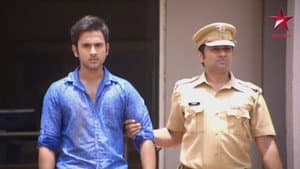 Kabir Manages To Escape